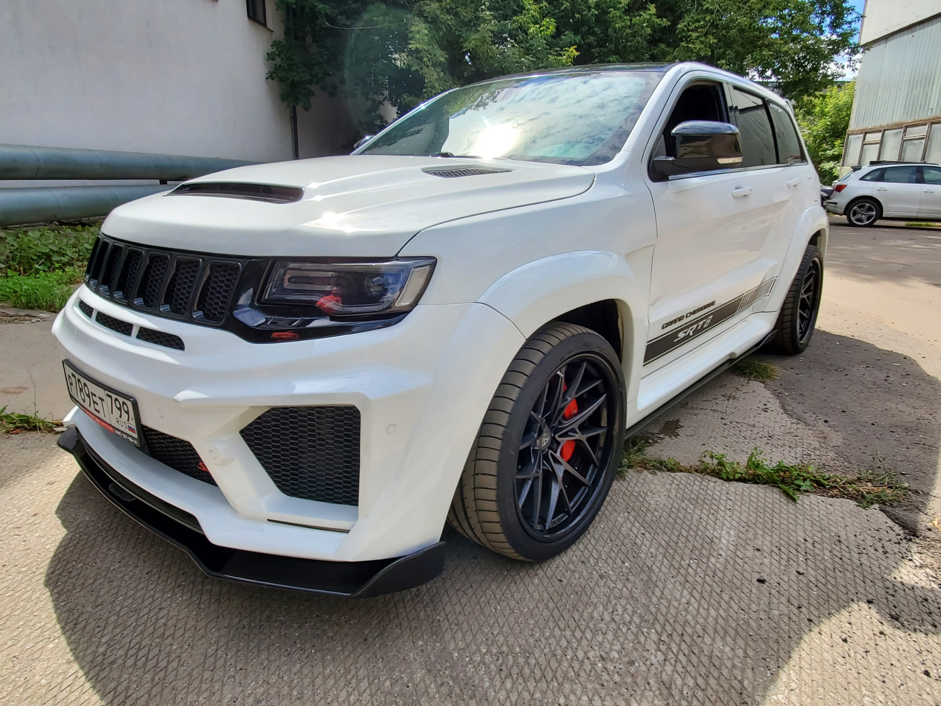 Grand Cherokee srt8 карбоновые накладки