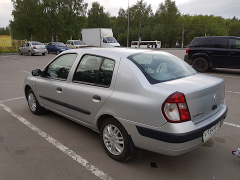 Рено симбол фото 2005 Renault Symbol 16V Боевой француз