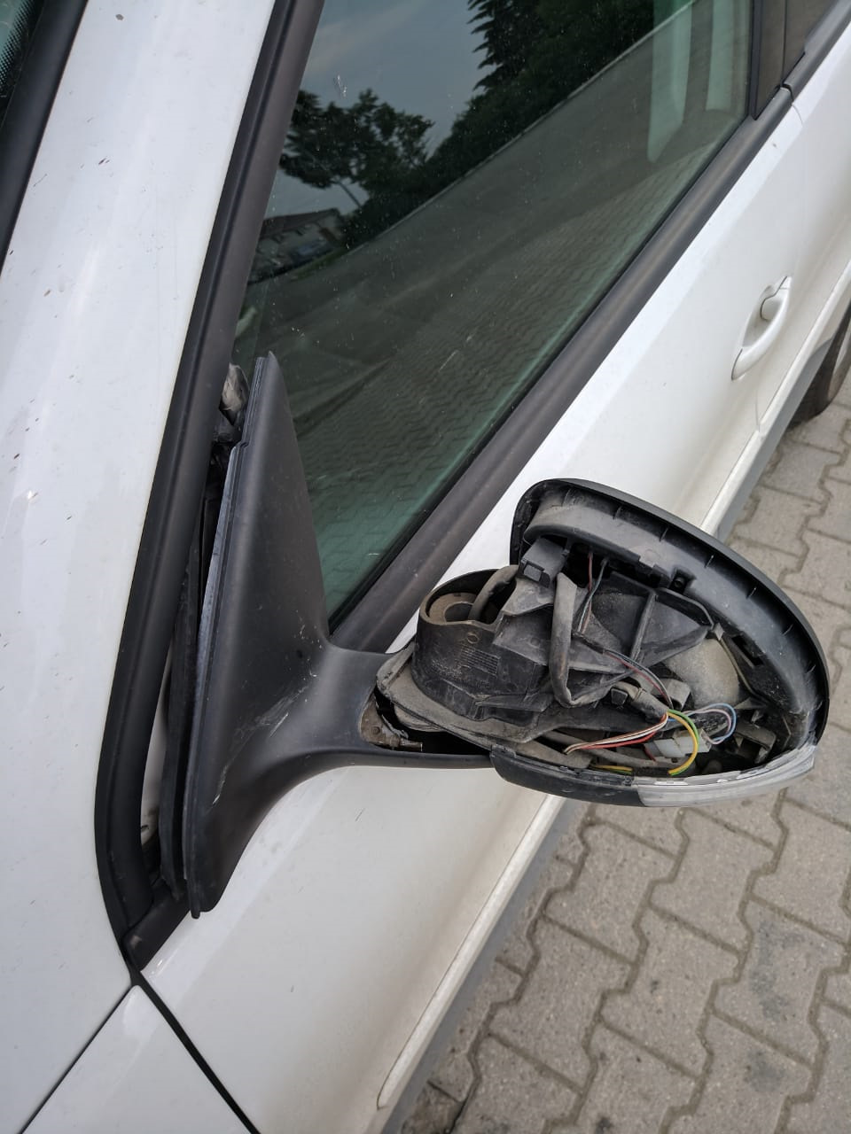 Как снять левое зеркало тигуан Водительское зеркало заднего вида - Volkswagen Tiguan (1G), 2 л, 2011 года ДТП D