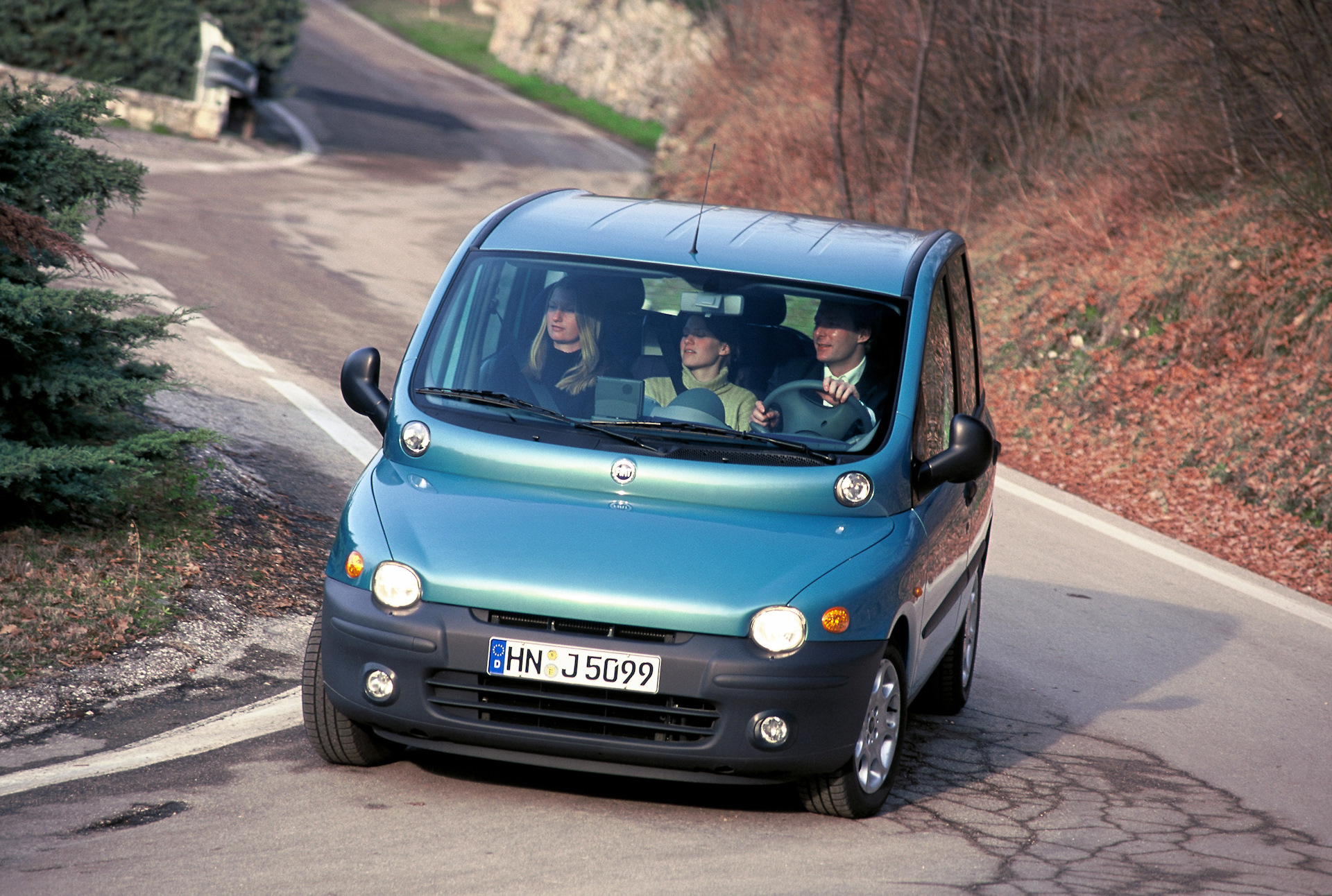 Страшные машины фото. Фиат Мультипла 2. Fiat Multipla 1998 года выпуска. Самый уродский Фиат.