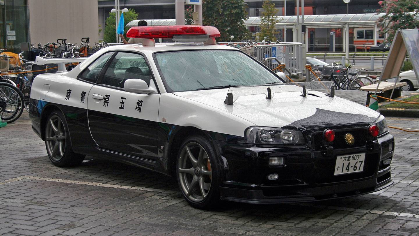 Полицейская машина в японии