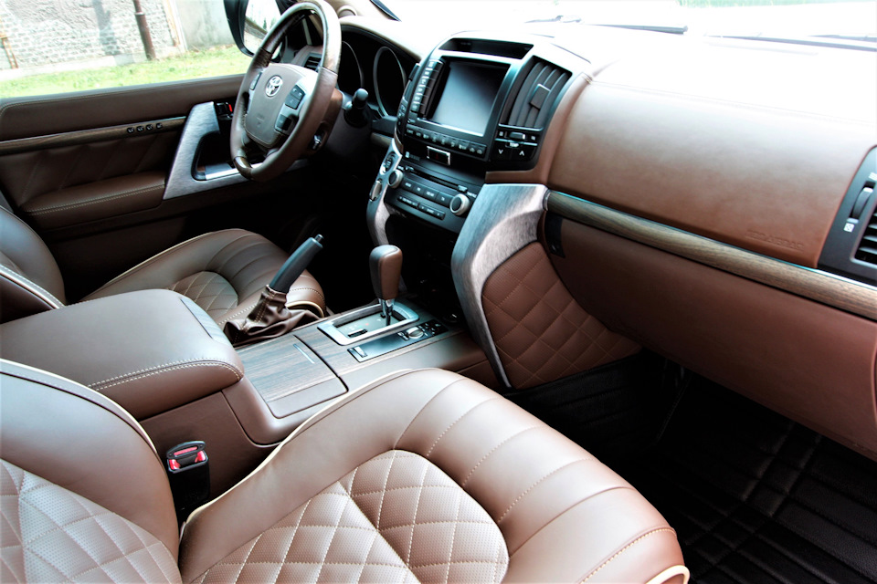 Фото в бортжурнале Toyota Land Cruiser 200