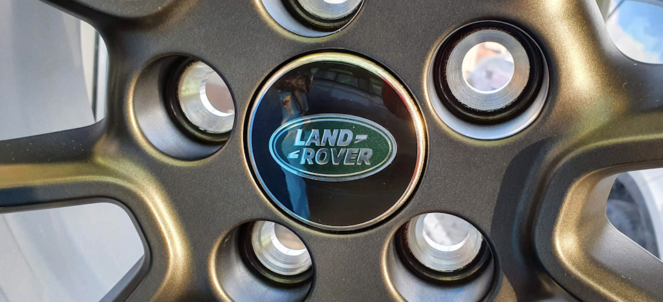Диск ленд. Discovery 4 заглушки Land Rover на диски. Диски Land Rover Urban WX-2. Центральное отверстие диска Land Rover Discovery 4. Диски Momo Land Rover Discovery.