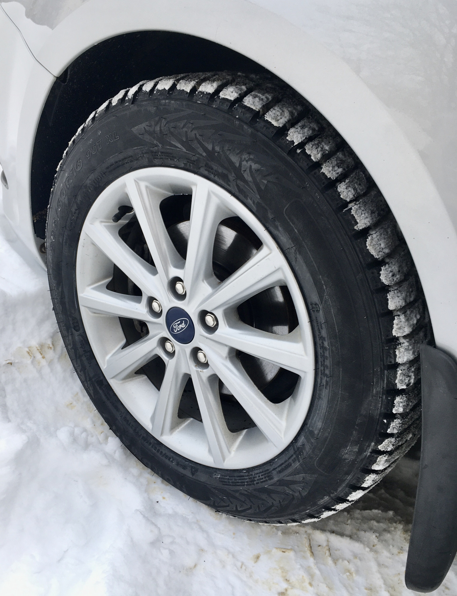 1512980 ford. Зимние шипованные на форд фокус 3. 50 стиль бмв. Резина 215 65 r16 на форд фокус 2. Focus 3 зимняя резина.