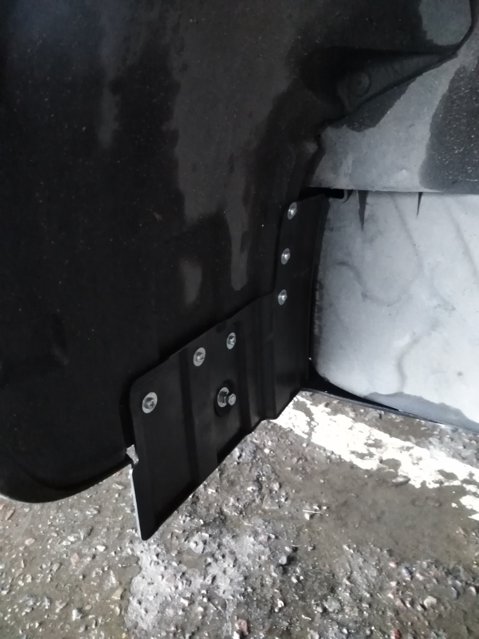 No 58- замена дефлекторов (брызговиков) — Hyundai ix35, 2 л, 2014 года ...