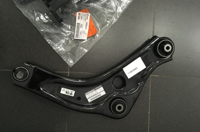 Сайлентблоки передних рычагов — Nissan Qashqai (2G), 2 л, 2015 года ...