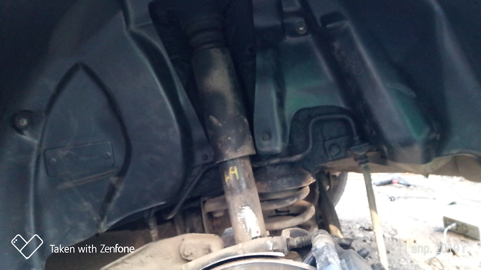 Прогорел выпускной коллектор — Lada 112 Coupe, 1,6 л, 2007 года ...