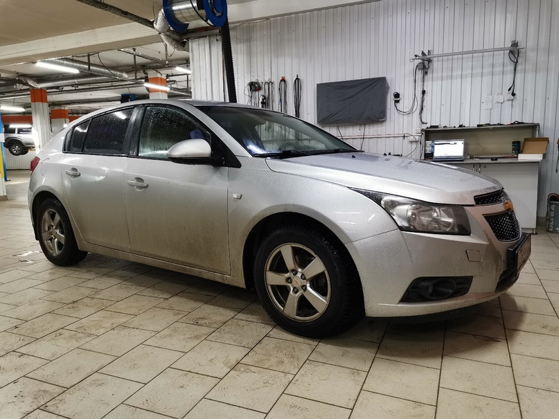Chevrolet Cruze, Hyundai Solaris и ВАЗ 2114. Авто разные, "хотелки ...