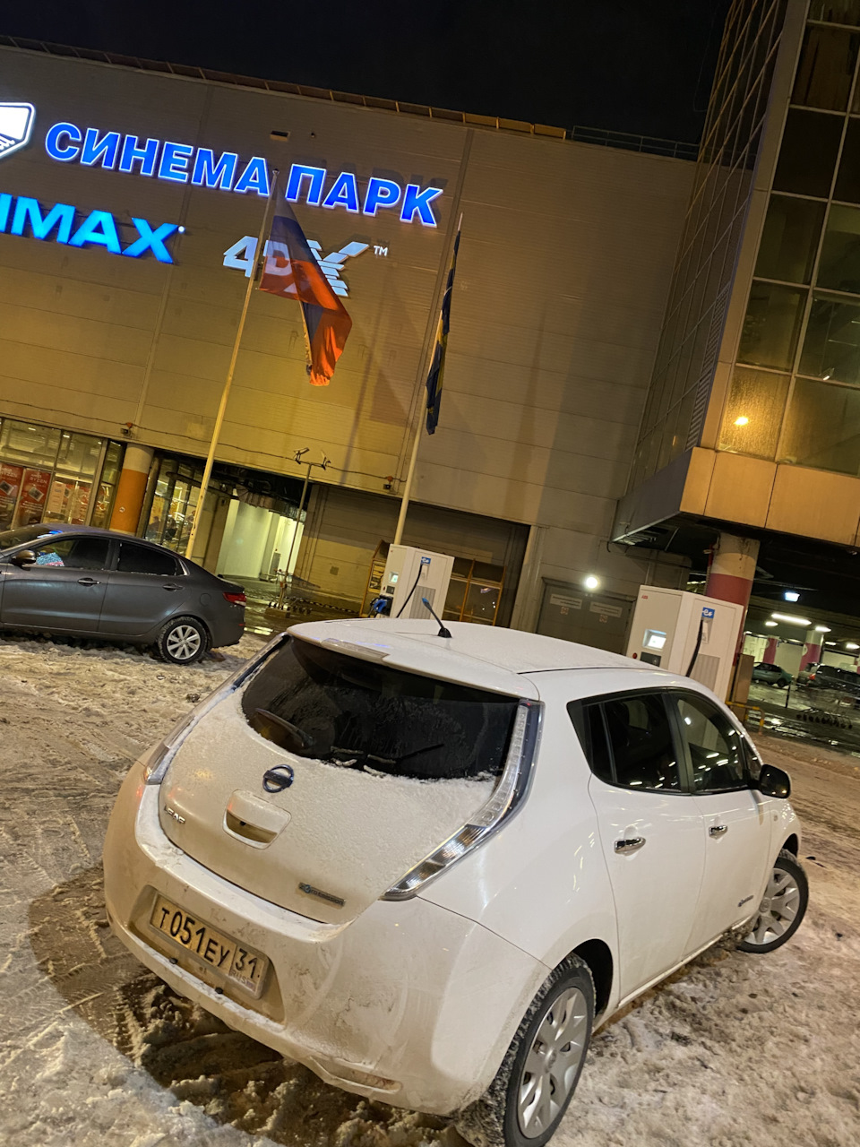 Заправка батарейки у Мега Белая Дача, домой «по приборам»🤭 — Nissan Leaf  (1G), 2013 года | заправка | DRIVE2