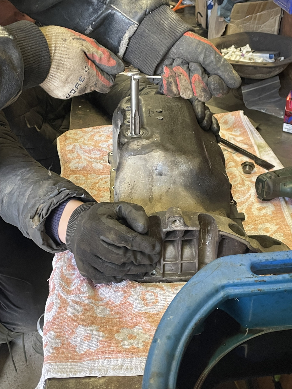 Переуплотнерие поддона и нарезка резьбы сливной пробки — Citroen C4 (1G ...