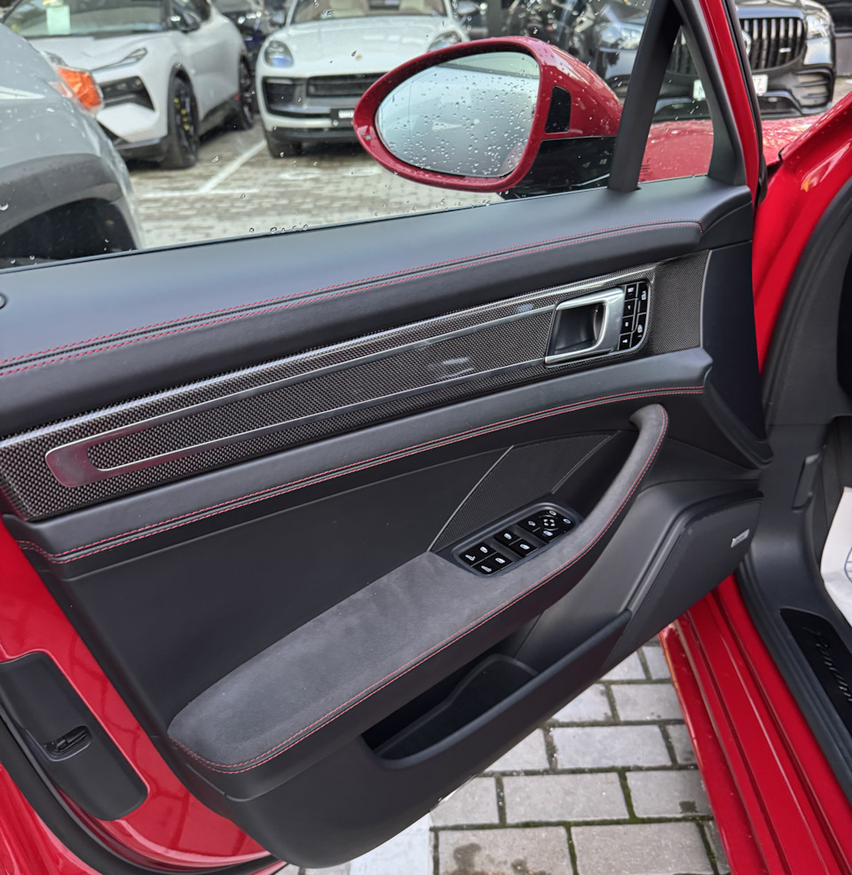 Да и внутри вроде вполне опрятно — Porsche Panamera (2G) 971