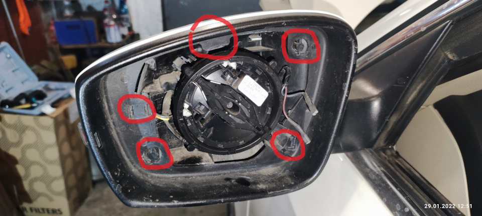 Фото в бортжурнале Volkswagen Passat (US) (1G). Запчасти на фото: 29012022