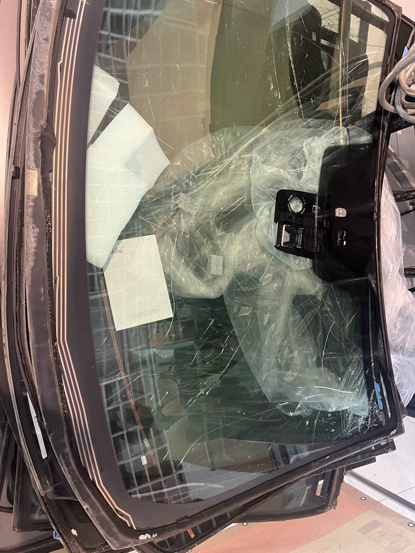 Замена лобового стекла и покраска поводков дворников. — Hyundai ix35, 2 ...