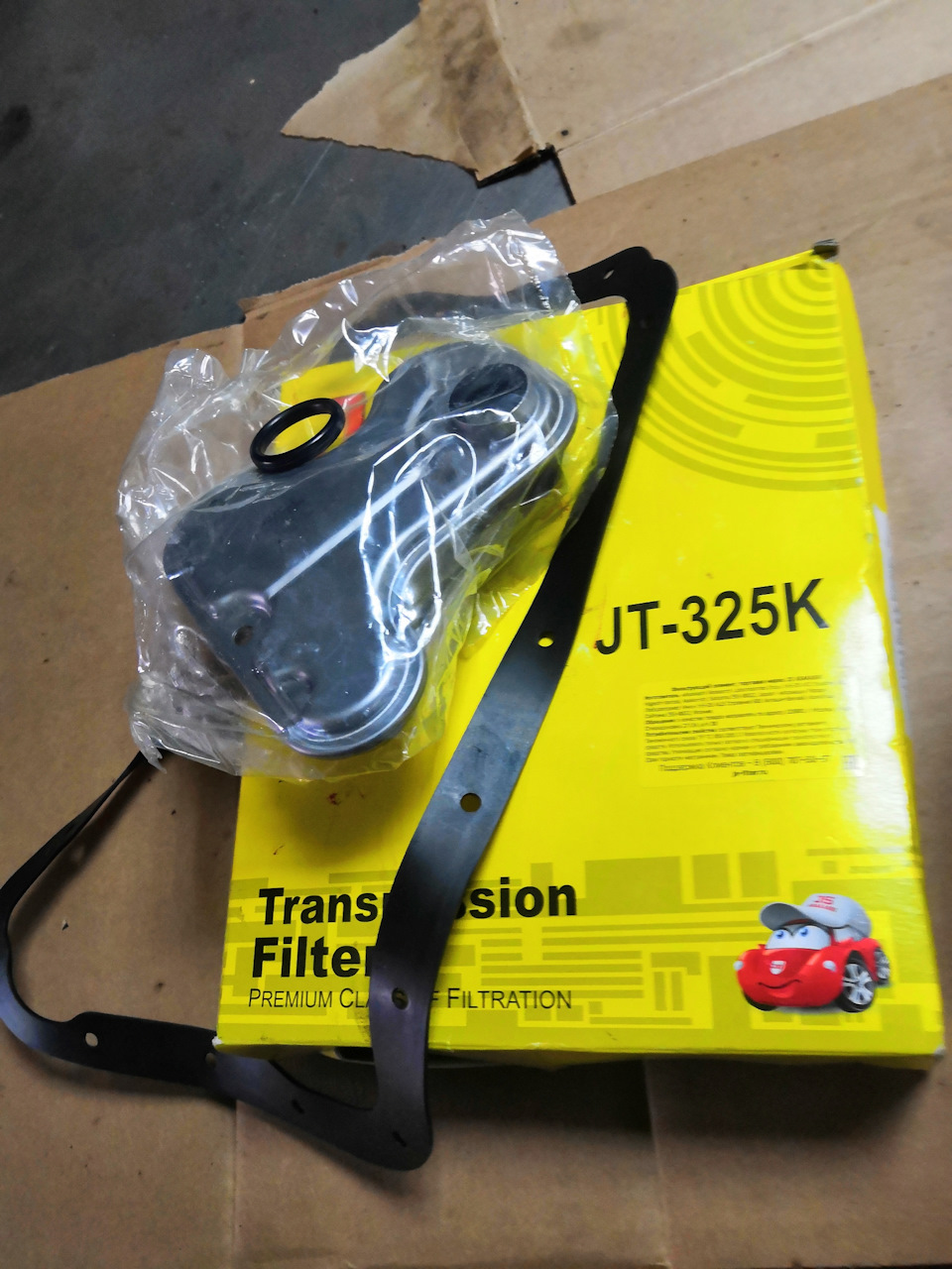 Фильтр Акпп — KIA Spectra. Запчасти на фото: JT325K