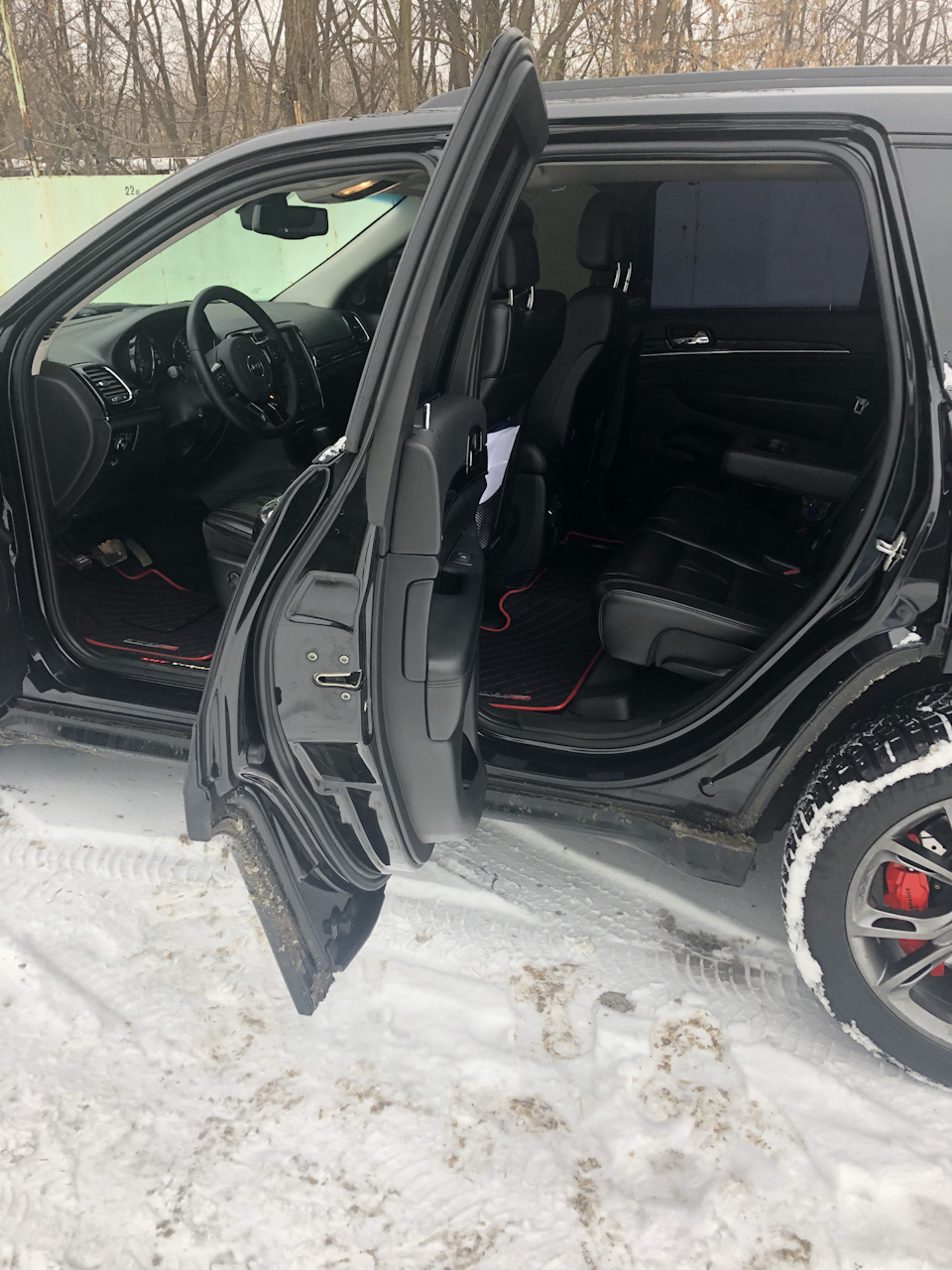 Замена ковриков! — Jeep Grand Cherokee (WK2), 5,7 л, 2011 года ...