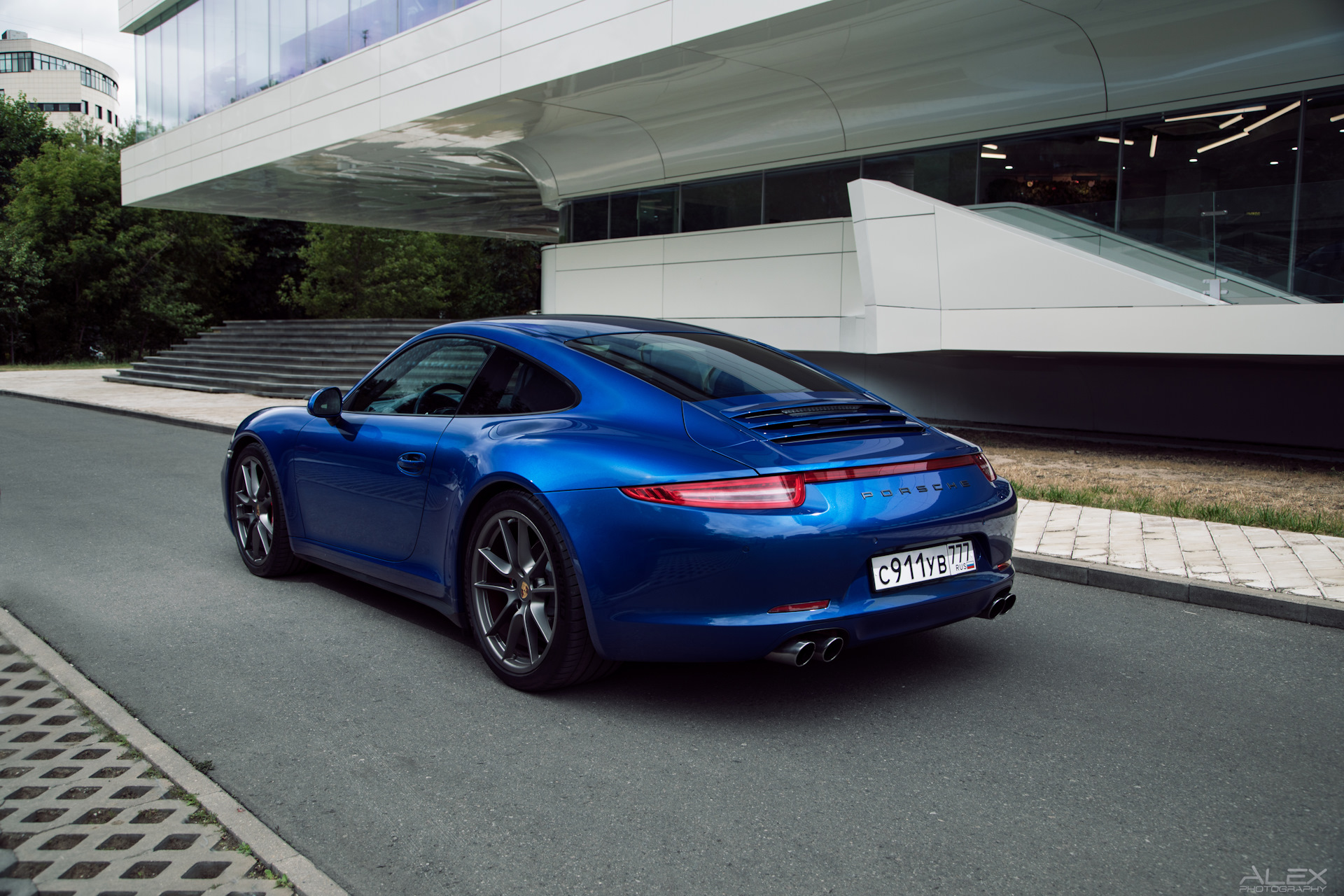 Porsche 911 синий