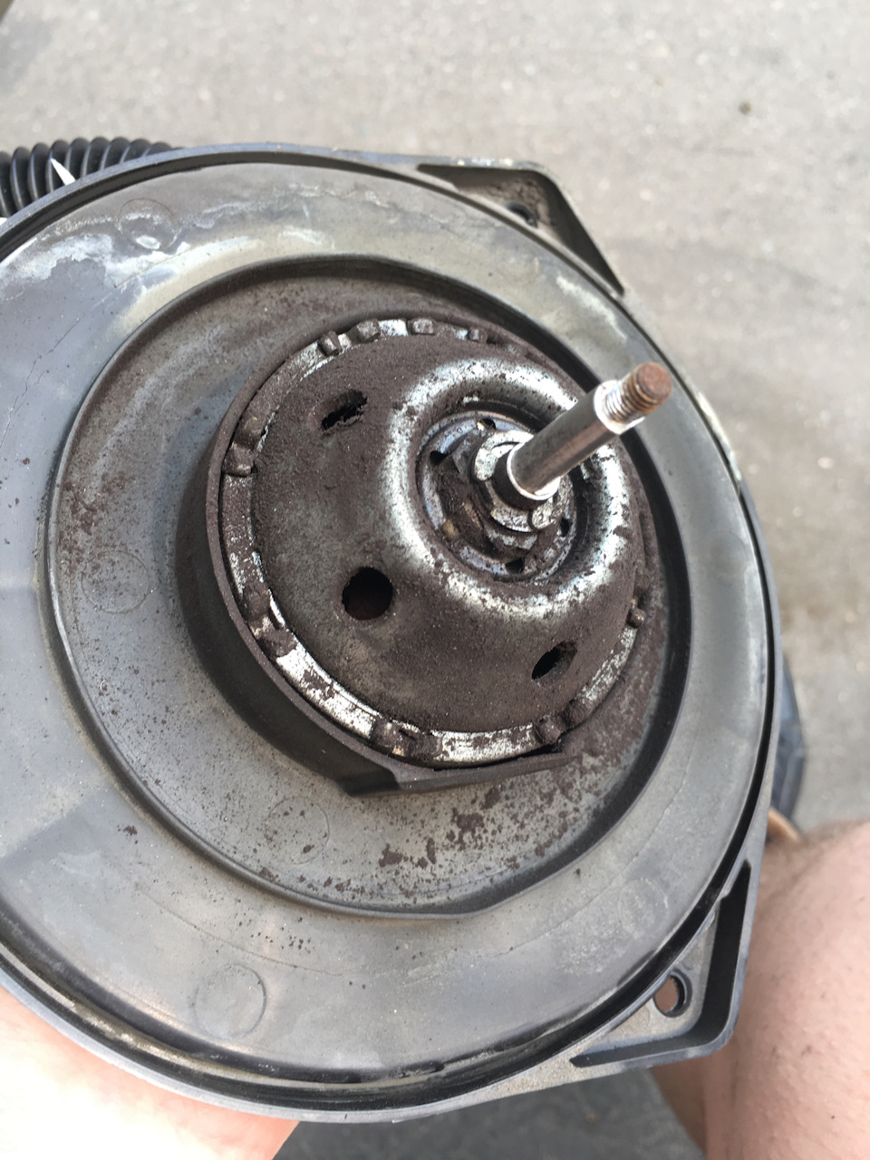 Замена салонного фильтра и чистка моторчика печки — Nissan Maxima QX ...