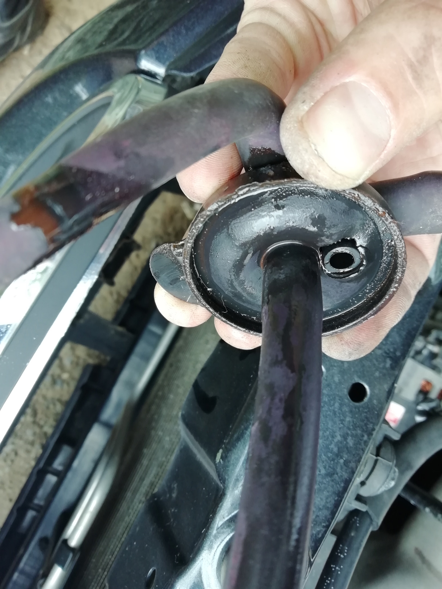 Крышка расширительного бочка — Hyundai Accent (2G), 1,5 л, 2007 года ...