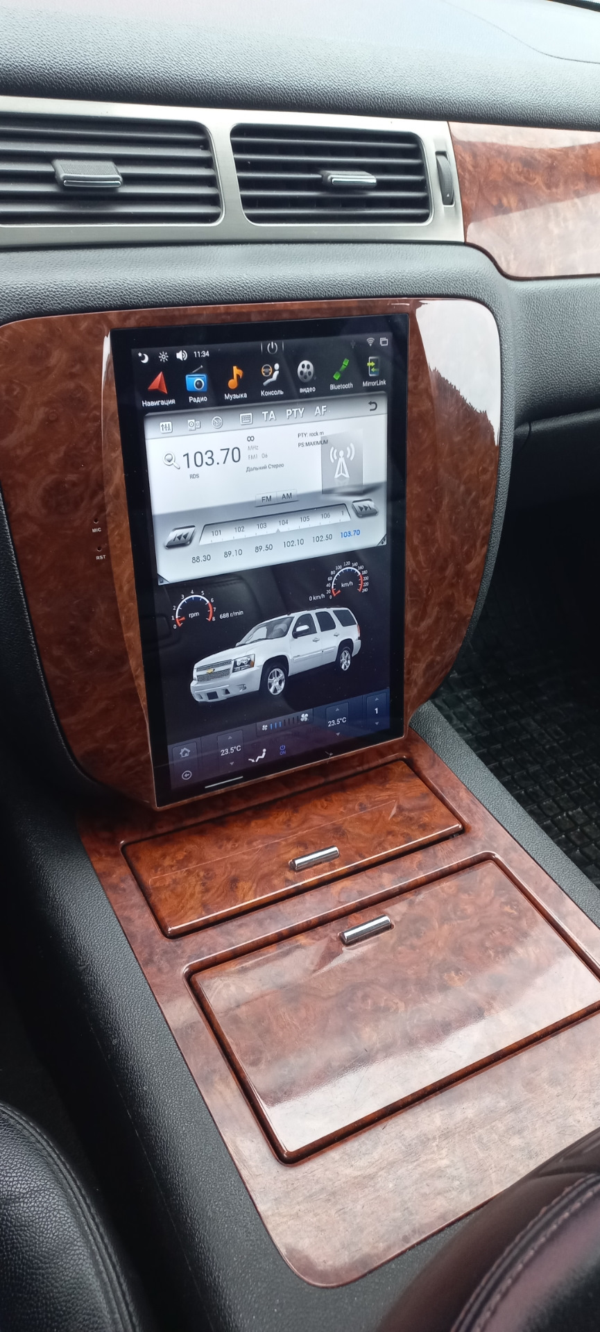 Тесла монитор в Таху — Chevrolet Tahoe (GMT900), 5,3 л, 2008 года ...