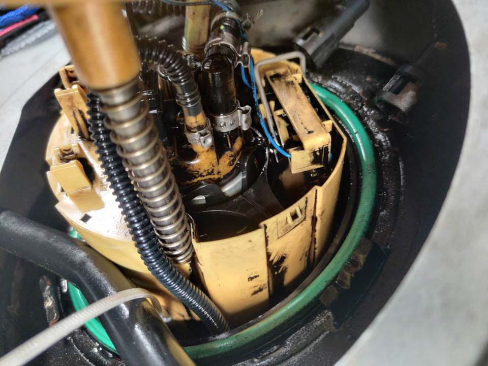 Стрелка уровня топлива ползет вверх! — Jeep Compass (1G), 2 л, 2008 ...