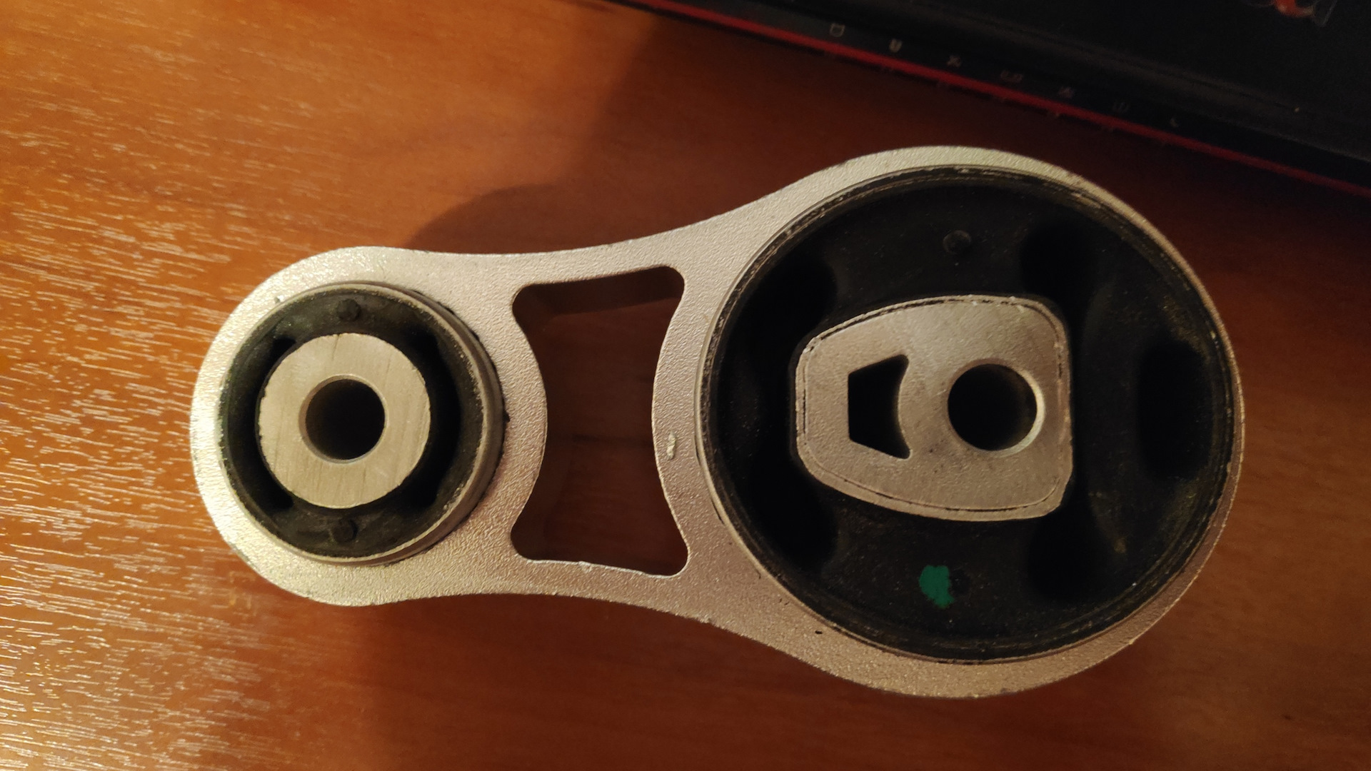 4. опора двигателя форд фьюжн 1. 4. 6. 6 2008.