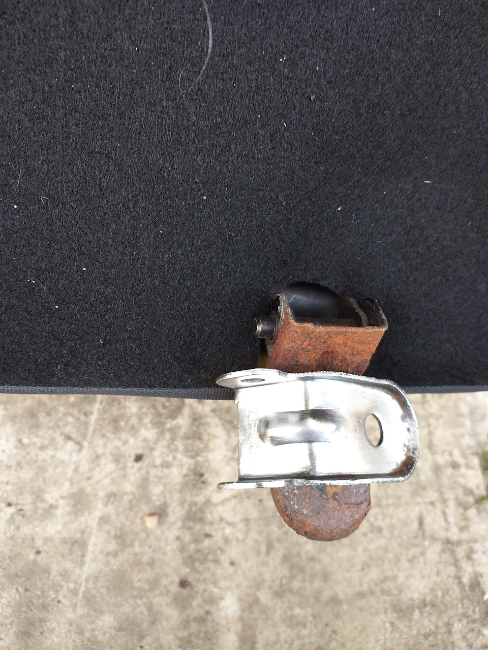 Зачищеная и не чищеная петли. — Chevrolet Aveo 5-door (1G)