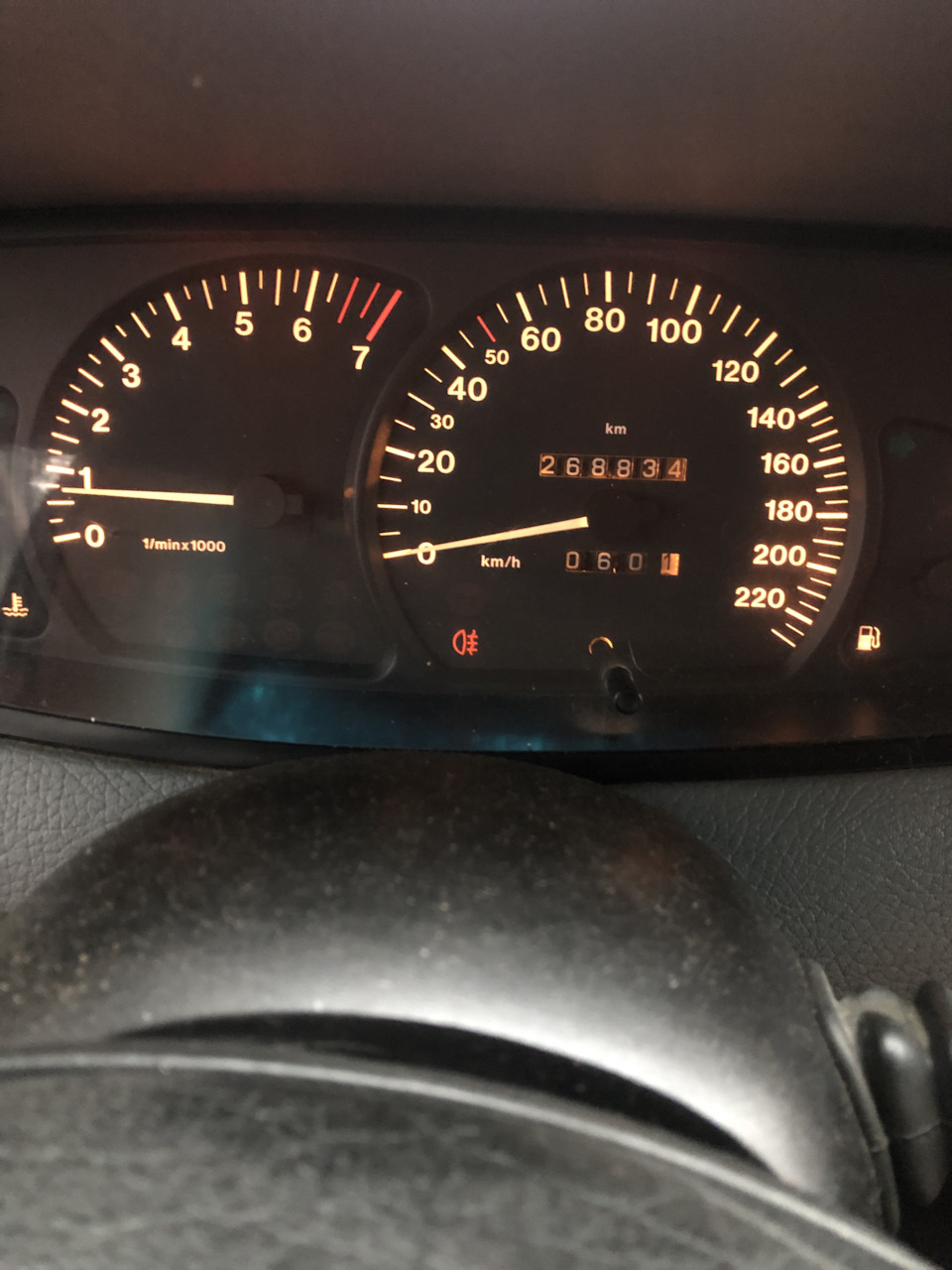 Горит лампочка сигнализирующая о включении птф в пол накала хотя они не ...