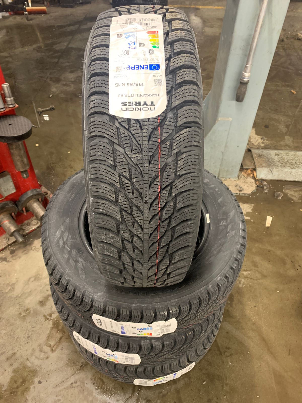 Новые шины Nokian Tyres 195/65/15 R 95 Hakkapeliitta R3 XL. — Toyota ...