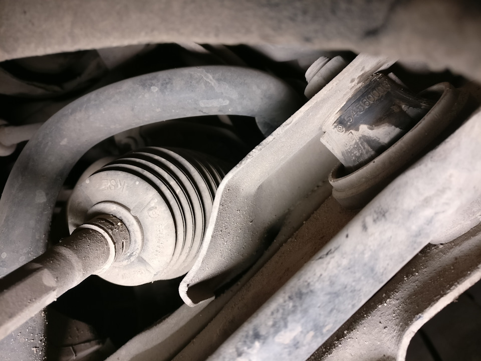 Сайлентблок или рычаг в сборе? — Renault Laguna III, 1,5 л, 2012 года ...