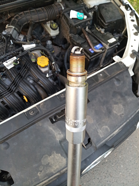 620656 Головка свечная шестигранная с магнитом, размер 16мм, 1/2 ДЕЛО ...