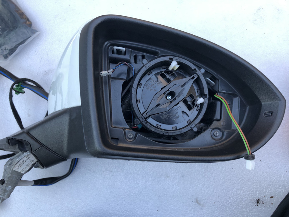 Провод на месте — Volkswagen Golf Variant (Mk7)