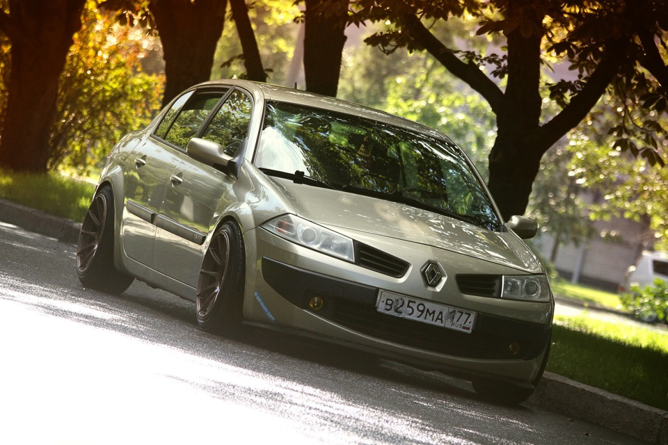 Рено Меган 2 стэнс. Renault Megane 2 stance. Меган 2 черные фары. Фото Рено Меган 2 на рабочий стол андроид.