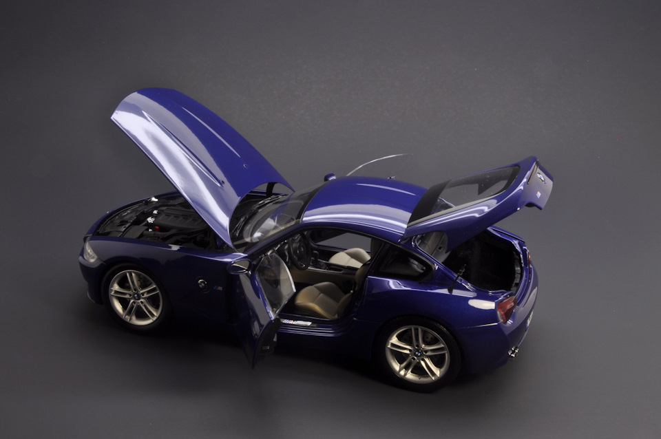 希少】京商 BMW Z4 Mクーペ 1/18 インテルラゴスブルー 希少】京商 BMW