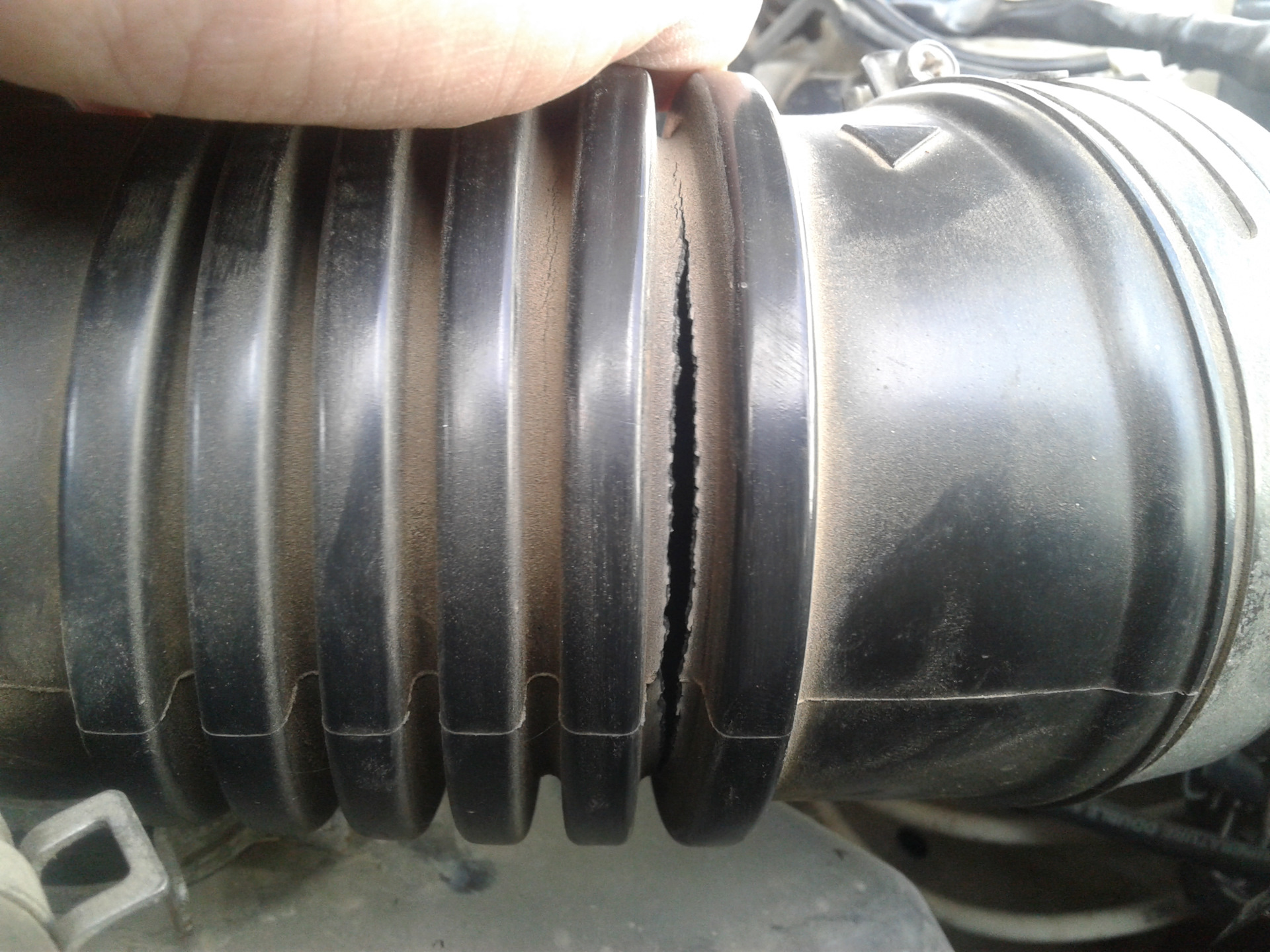 Подсос неучтённого воздуха во впускной коллектор. — Mazda 626 III (GD ...