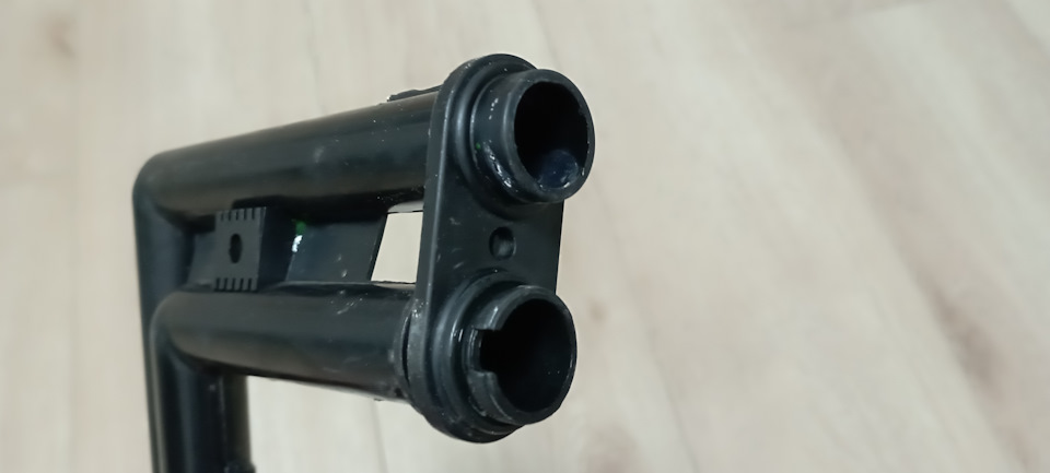 пластиковые патрубки салонного радиатора отопителя Рено Сценик 1 на ...