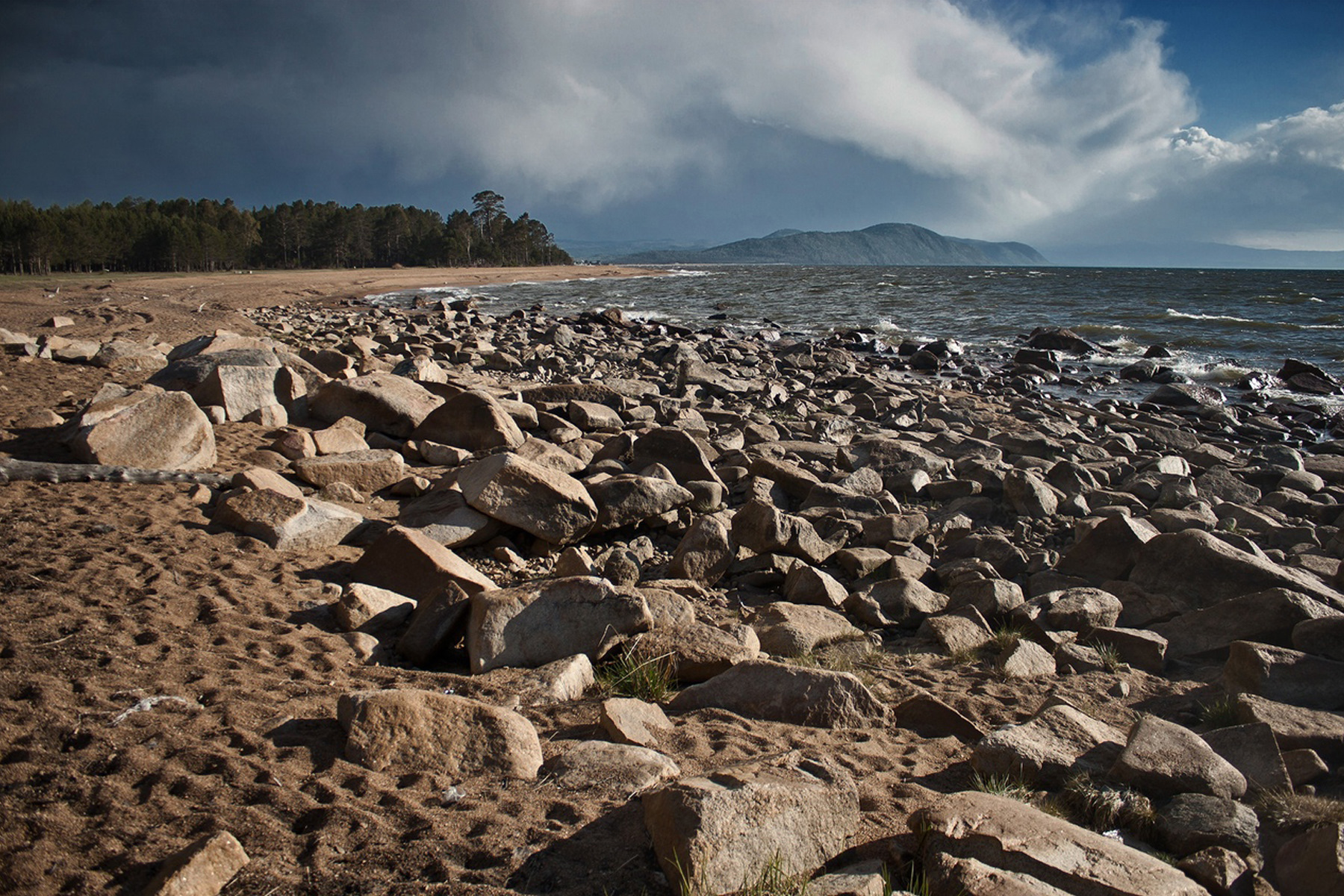Каменный пляж Максимиха