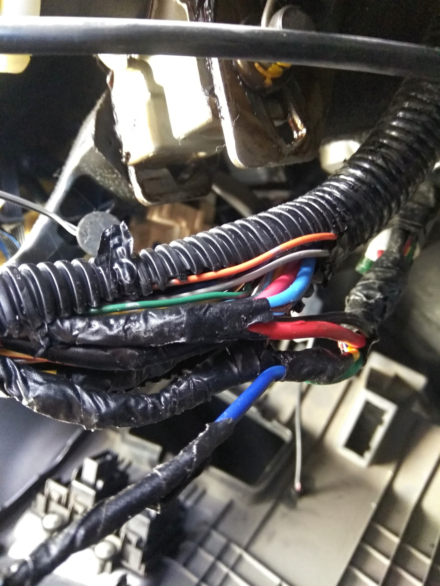 Установка сигнализации Шерхан мобикар 3 — Nissan X-Trail II (t31), 2,5 ...