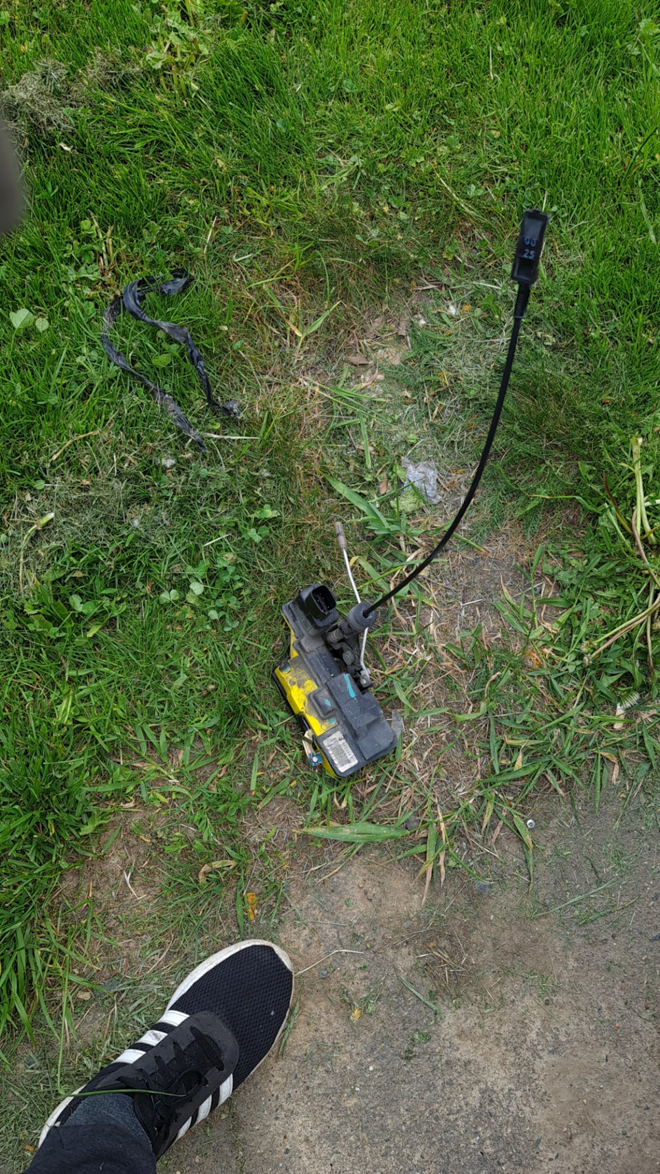 Сломался задний замок двери — Volvo S80 I, 2,4 л, 2001 года | поломка ...