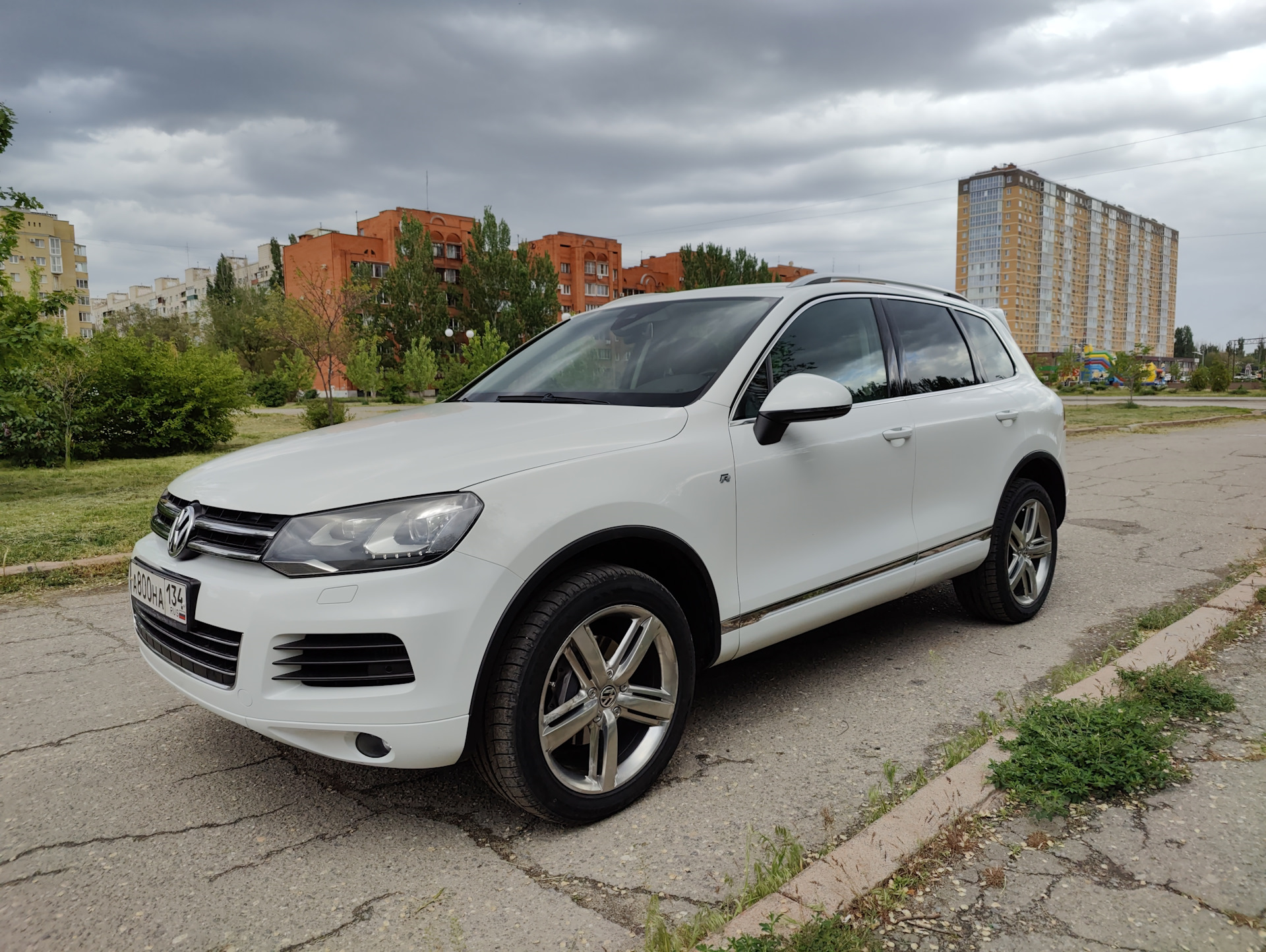 Vw touareg 2013. Фольксваген Туарег 2013. Резина на Туарег.