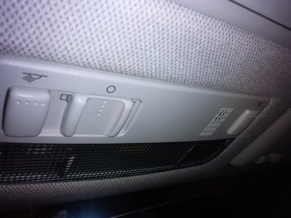 Новый плафон.Кнопки все работают. — Skoda Rapid (1G)