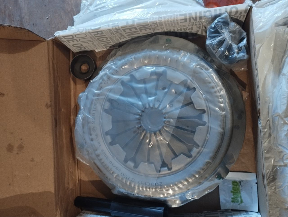 302052223R Комплект сцепления RENAULT | Запчасти на DRIVE2