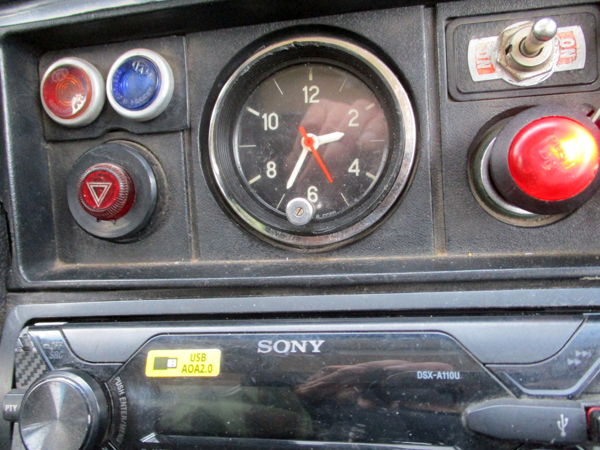 Замена часов, устранение стука сзади, утепление на зиму и прочие мелочи ...