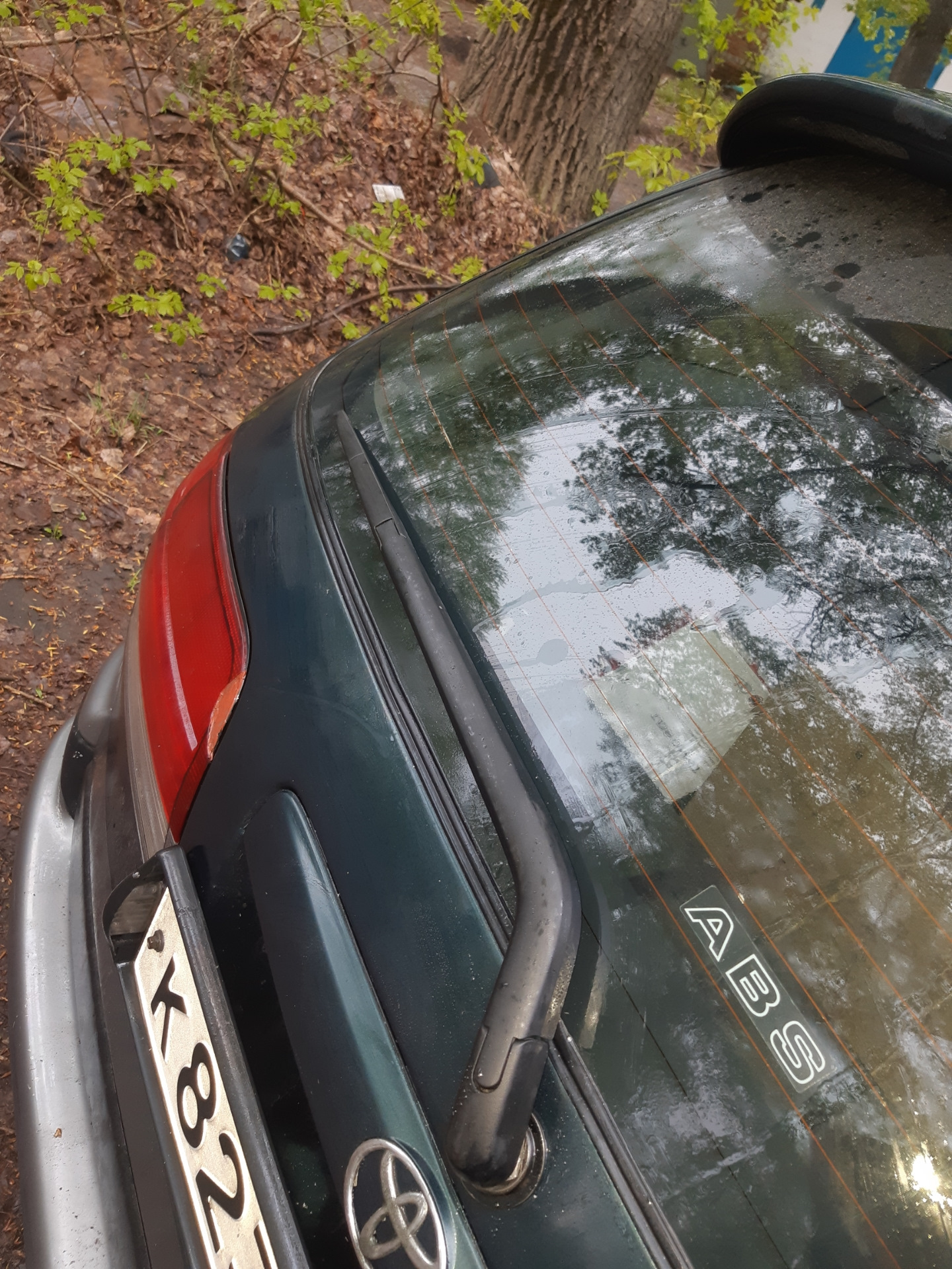 Калдина дворник. Задний дворник Toyota Caldina. Тойота Калдина задний дворник. Задний дворник Калдина GTT. Тяга заднего дворника Toyota Caldina Fielder.