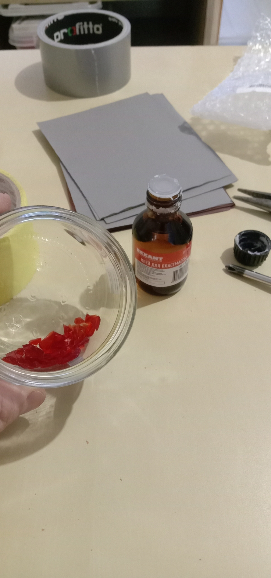 Ремонт скола на заднем фонаре — Lada Гранта (1G), 1,6 л, 2013 года ...