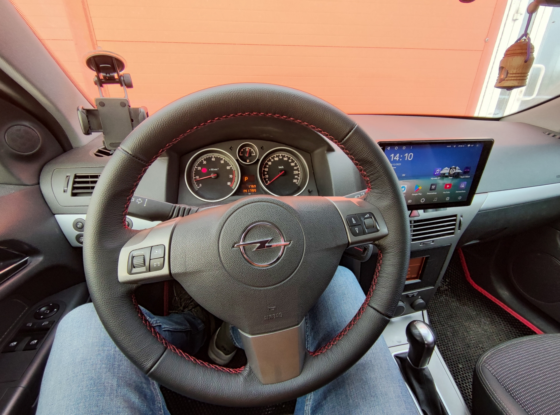 Обшивка ркля, акпп, teyes и т.д. — Opel Astra H GTC, 1,8 л, 2006 года ...
