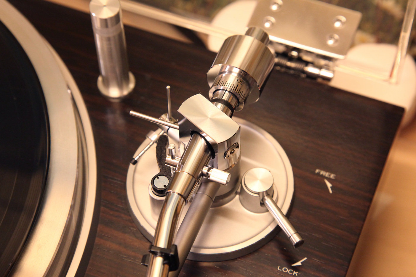 Pro-ject debut carbon phono usb om-10 piano black. Thorens td 2035. тонарм проигрывателя винила. 1. тонарм для проигрывателя винила.