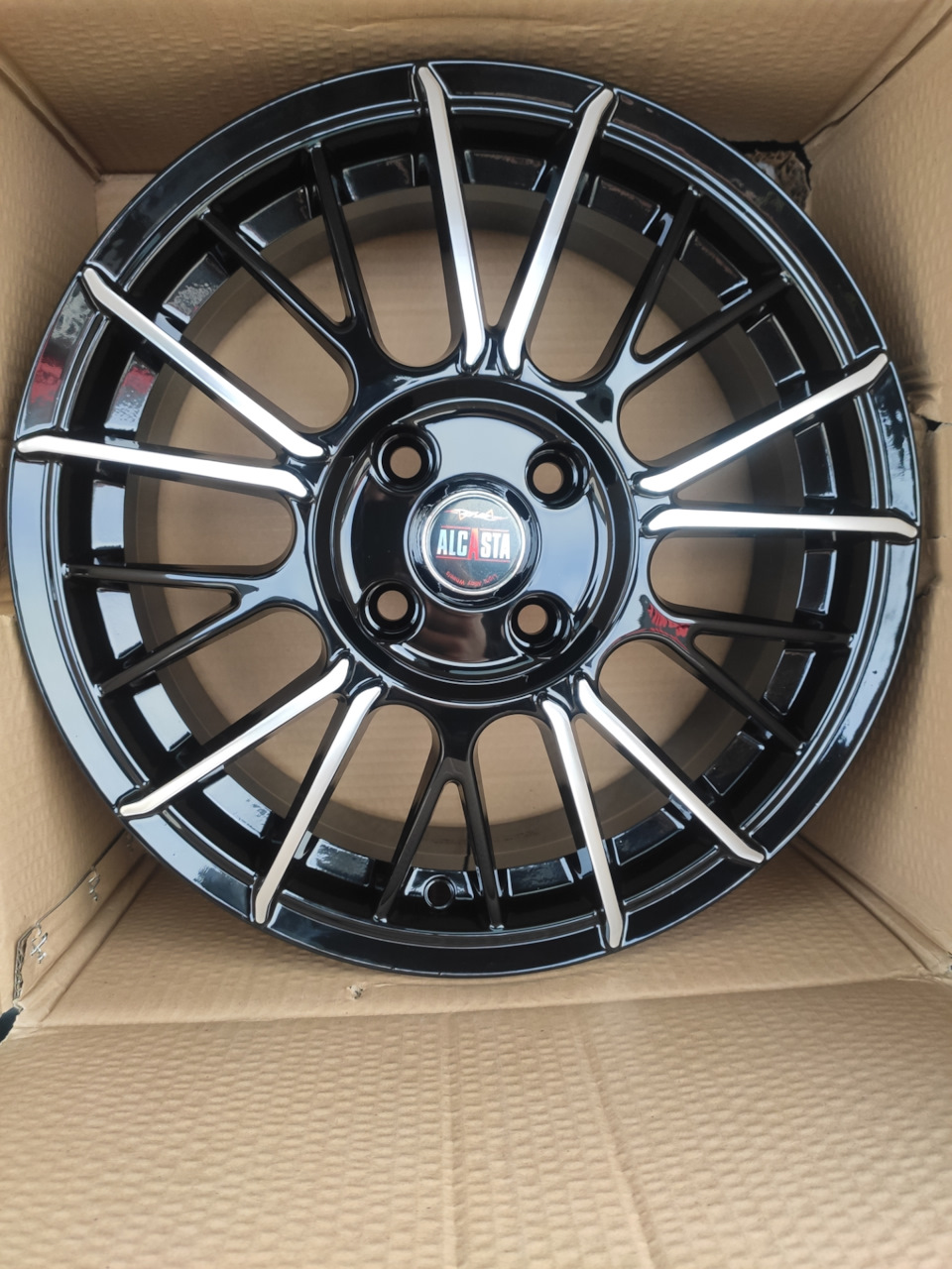 Летние тапки — Lada Vesta SW (1G), 1,6 л, 2020 года | колёсные диски ...