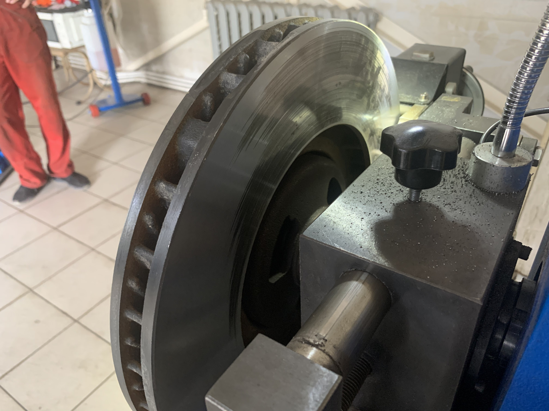 Перегрел тормозные диски — Porsche Cayenne (2G) 958, 3 л, 2012 года ...