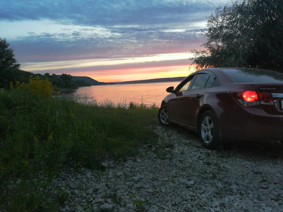 Chevrolet Cruze 2015 ночью