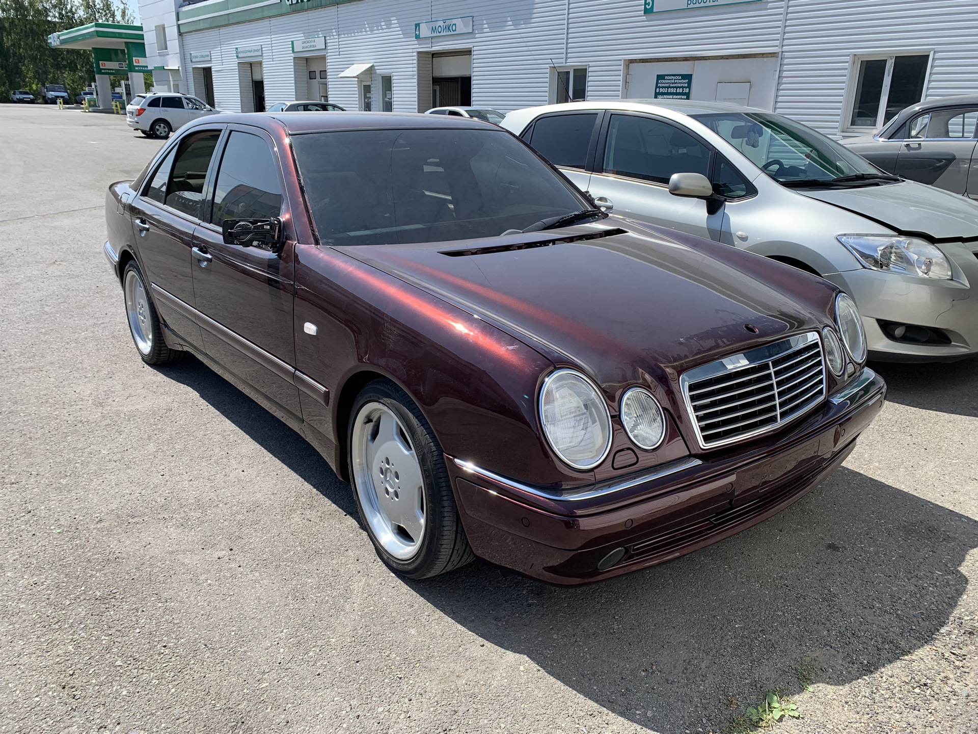 Мерседес 1998. Мерседес 210 вишневый. Mercedes-Benz e-class 1998. Mercedes Benz w210 1998. Мерседес e class 1998.